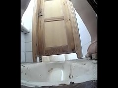 Сисястую ебут в туалете, порно видео HD на Письки & Сиськи